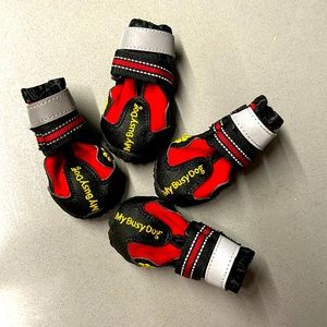 Dog boots-Water Resistant Reflective anti slip dog boots, 4 count. Size 1. Small